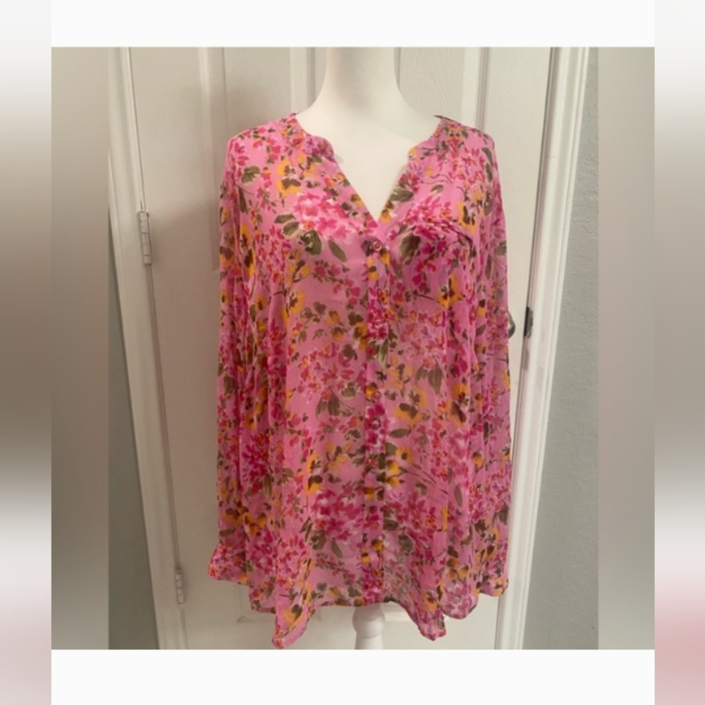 Kut from the Kloth Pink Floral V-Neck Button Front Blouse